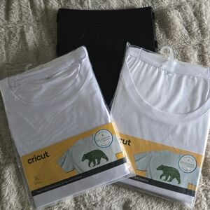 Cricut White T-Shirts XL(1) XXL(1)